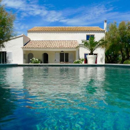Mas Des Cabidoules Bed and Breakfast Saintes-Maries-de-la-Mer Exteriör bild